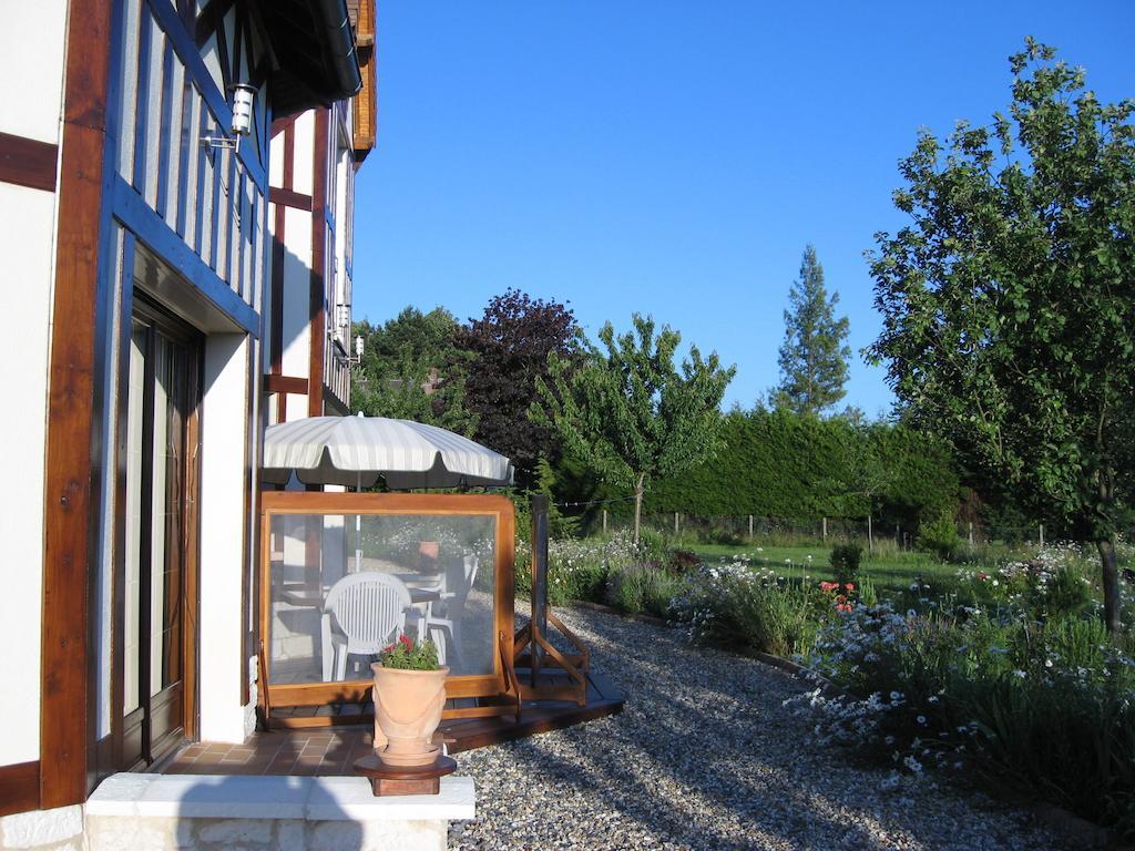 Le Mont D'Auge Bed and Breakfast Canapville  Esterno foto